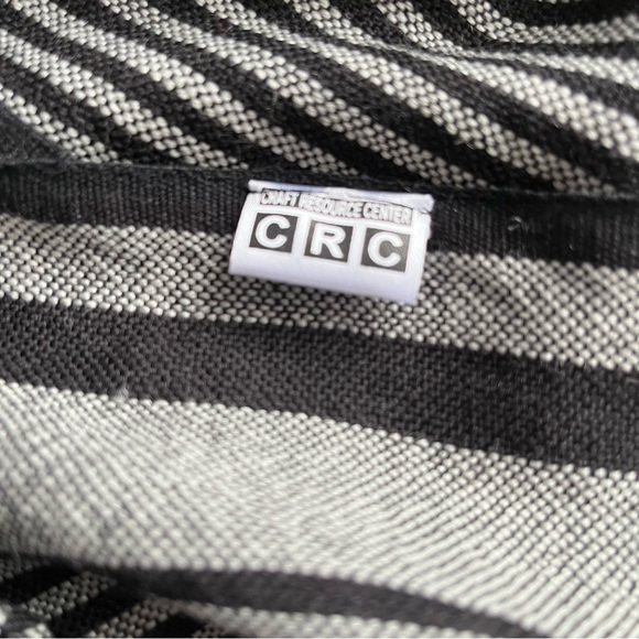 CRC Wool striped fringed scarf - Picture 10 of 10